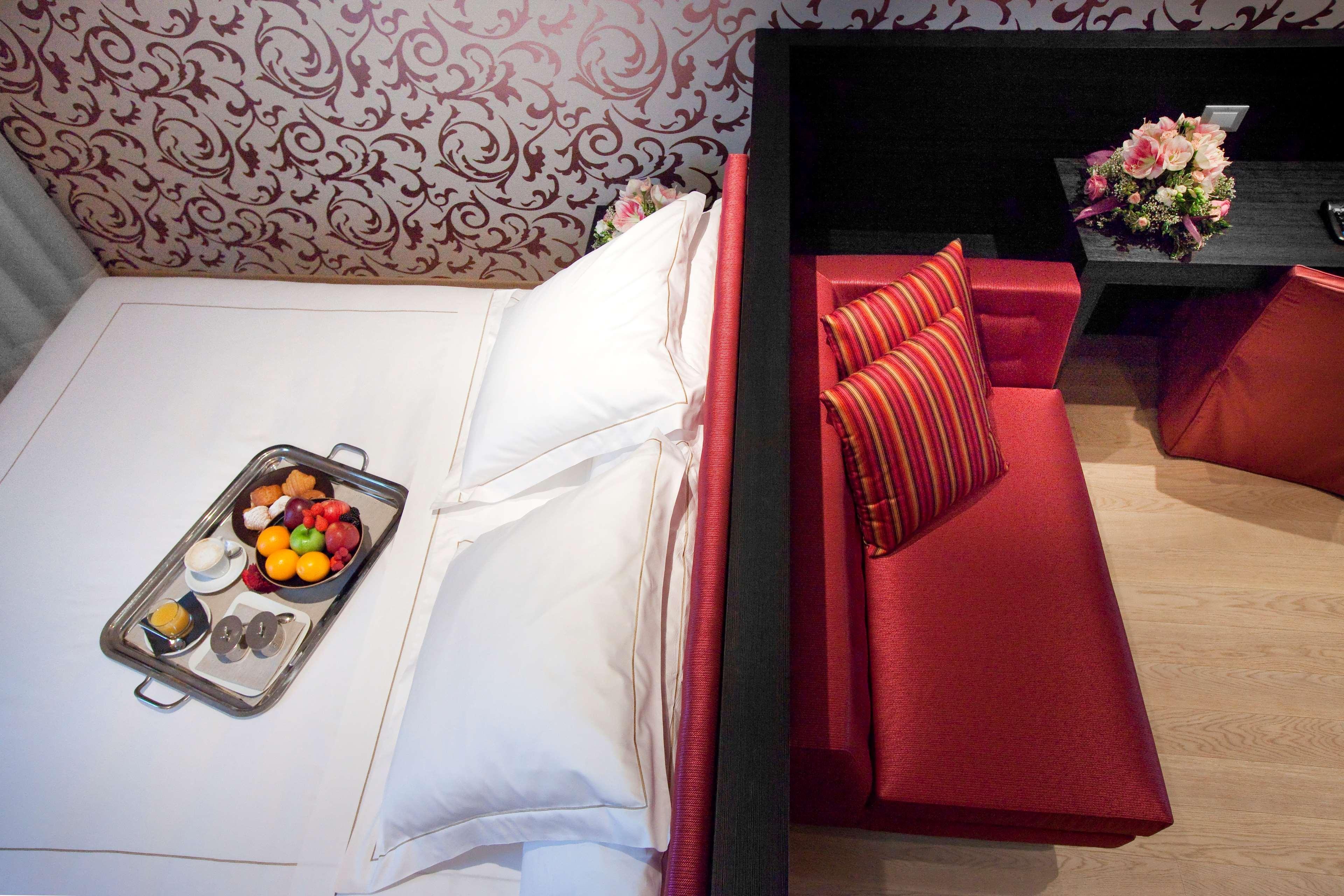 Best Western Plus Atrium Inn & Suites Кларксвилл Экстерьер фото