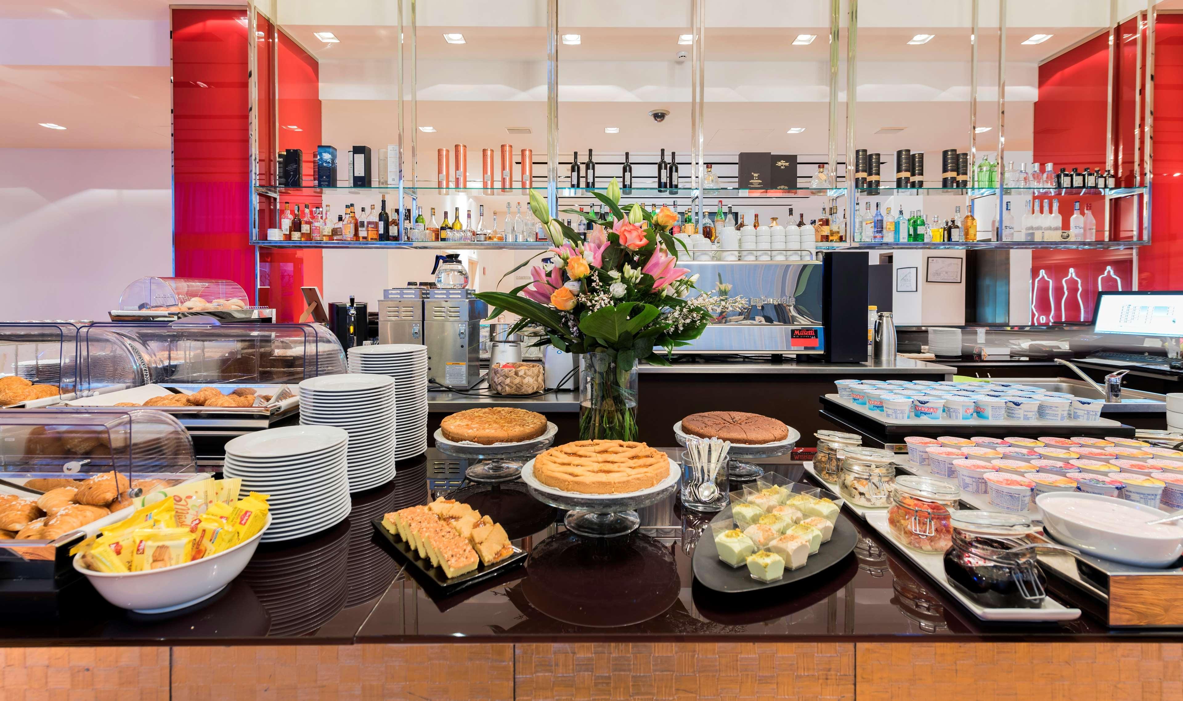 Best Western Plus Atrium Inn & Suites Кларксвилл Экстерьер фото